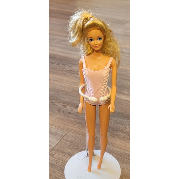 1988 Vintage Barbie Fun To Dress Bendable Doll - Picture 1 of 7